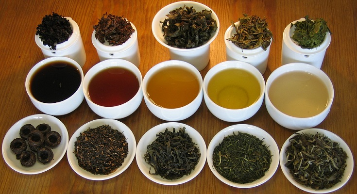 A különböző színű teák különféle teafajták - tévhit, valójában csak a feldolgozási folyamat más
